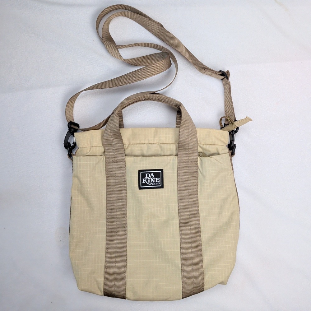 Dakine Ripstop Crossbody Bag Beige Tan Adjustable‎ Strap Zippered Pockets